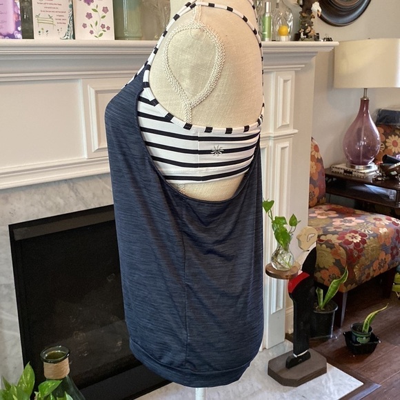 Athleta sports bra with attached tank top size XS - Picture 4 of 11